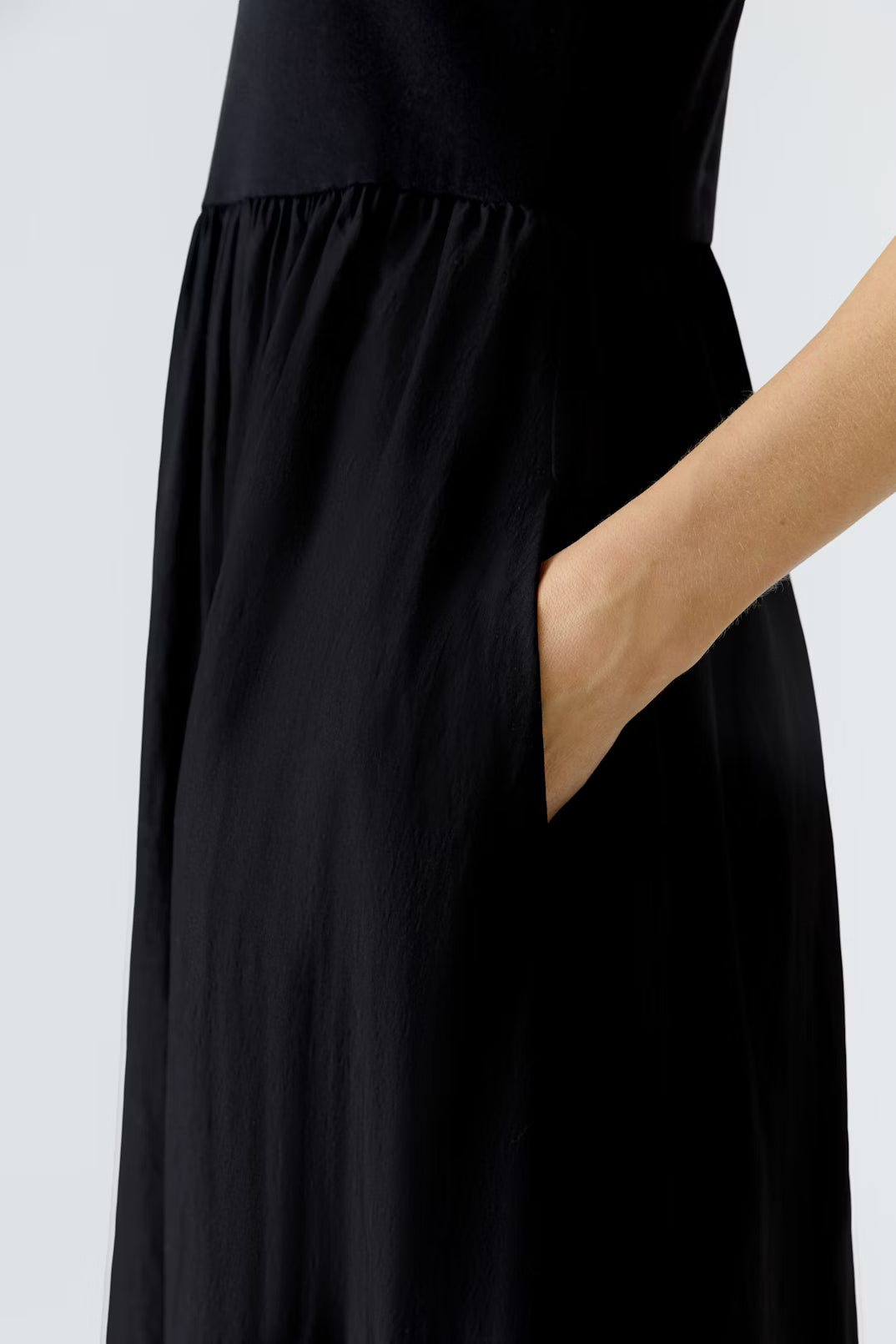 Carmen Midi Dress
