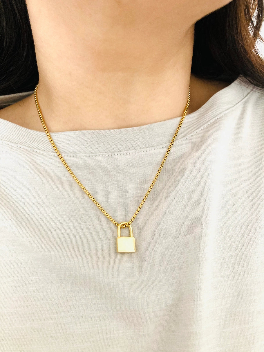 Padlock Pendant & Chain