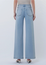 Load image into Gallery viewer, Delightful WL Jeans with Seam
