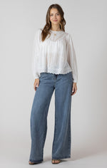 Load image into Gallery viewer, Spring White Blouse

