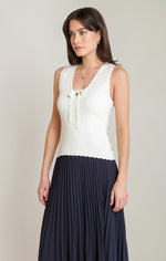 Load image into Gallery viewer, Scallop Knit Tank
